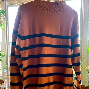 Women’s Mock Turtleneck with side button detail.  Size Large.  NWT